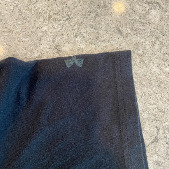 Under Armour Men's Gray Bull Graphic Tee - Picture 4 of 6